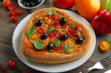 kalp şeklinde pizza