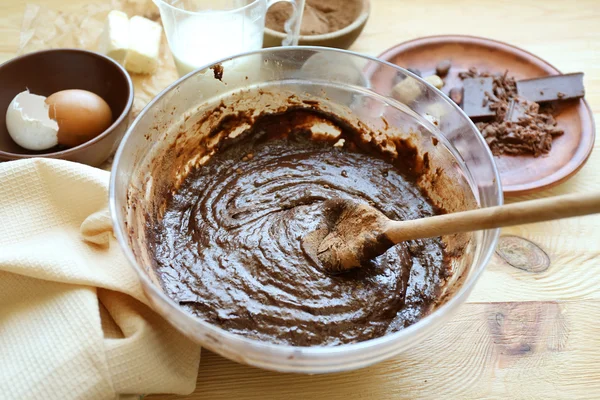 Çikolatalı pasta hamur 