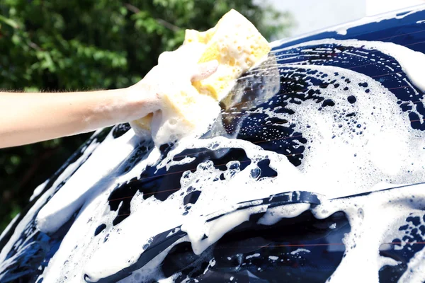 El yıkama araç penceresi