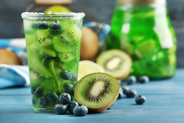 Kiwi i Blueberry koktajl — Zdjęcie stockowe