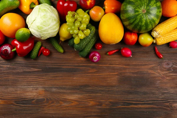 Hromada ovoce a zeleniny — Stock fotografie