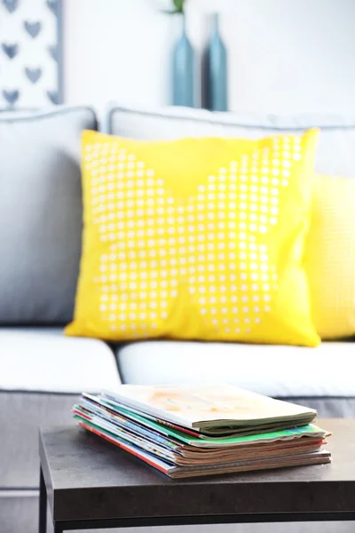 Magazines  in living room — Stock Photo, Image