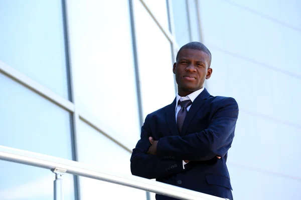 Hombre de negocios afroamericano guapo —  Fotos de Stock