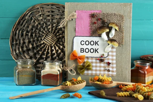 Książka kucharska urządzone — Zdjęcie stockowe