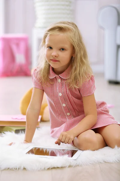 Menina bonita — Fotografia de Stock