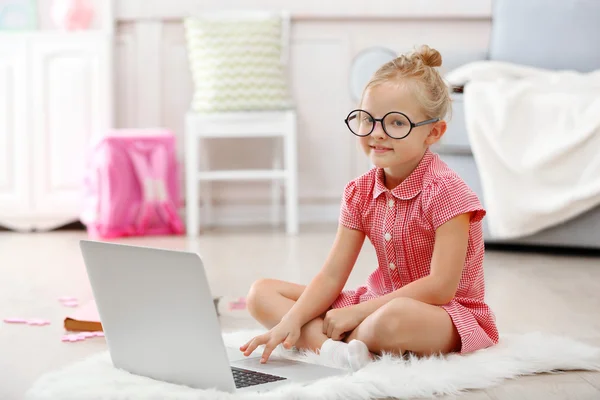 Beautiful Little girl — Stock Photo, Image