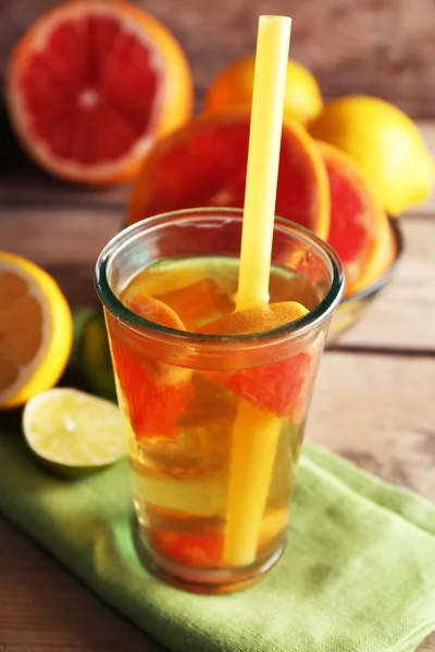 Té helado con limón y pomelo —  Fotos de Stock