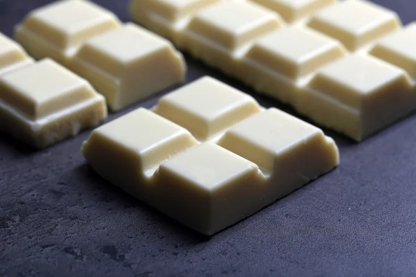 Białe kawałki czekolady — Zdjęcie stockowe