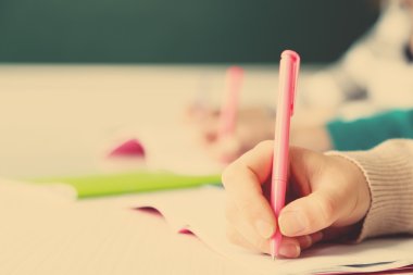 Öğrencilerin okulda eller