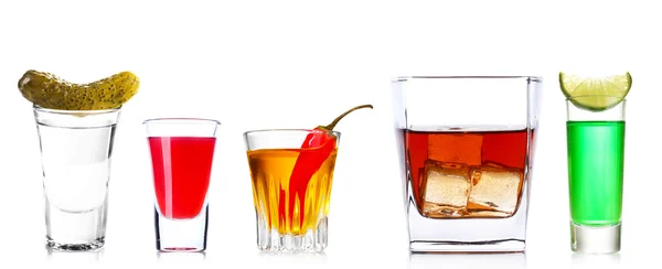 Různé nápoje, izolované na bílém — Stock fotografie