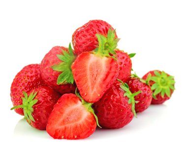 olgun çilek beyaz izole