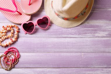 Ahşap üzerine yaz öğeleri