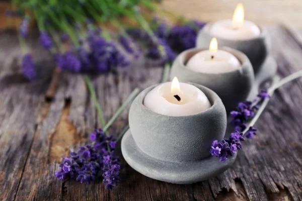 Candles with lavender flowers — Stock Photo, Image