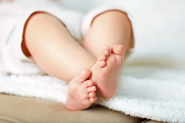 Cute baby nogi — Zdjęcie stockowe