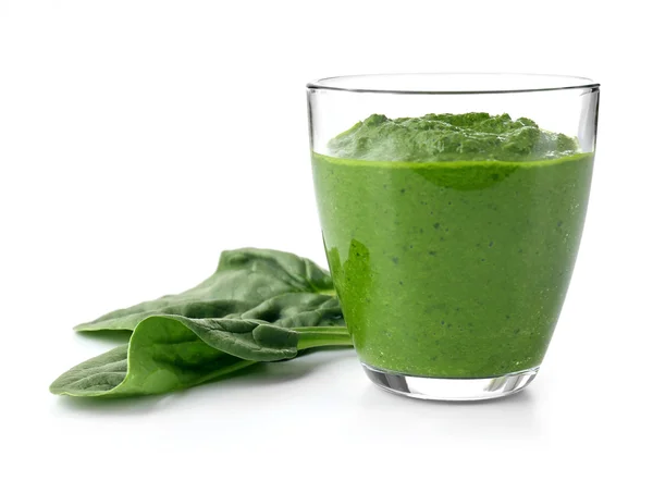 Bicchiere di succo di spinaci isolato su bianco — Foto Stock