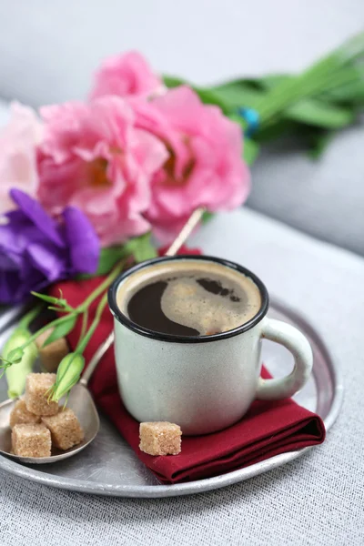 Cup of coffee with flowers — Stock Photo, Image