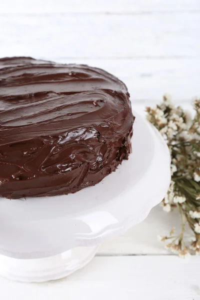 Heerlijke chocolade dessert op witte achtergrond — Stockfoto