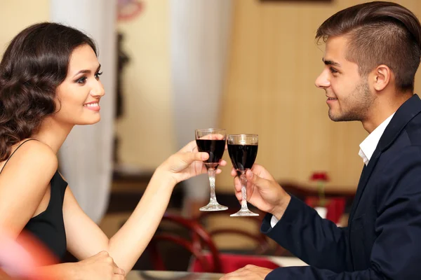 Attractive young couple — Stock Photo, Image