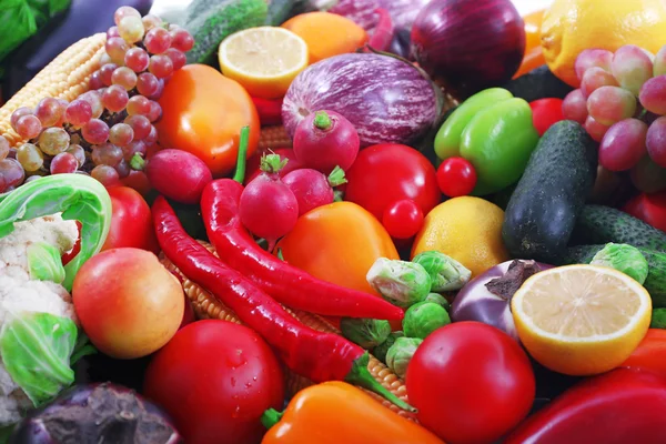 Frutas y hortalizas frescas — Foto de Stock