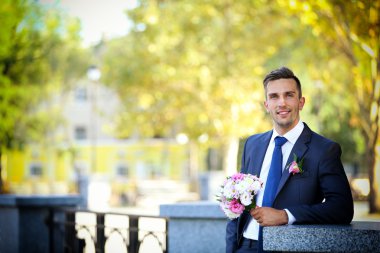 Damat Düğün buketi holding  