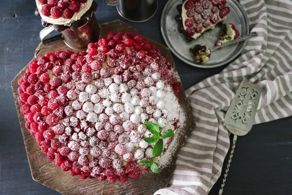 Tatlı kek ahududu ile — Stok fotoğraf