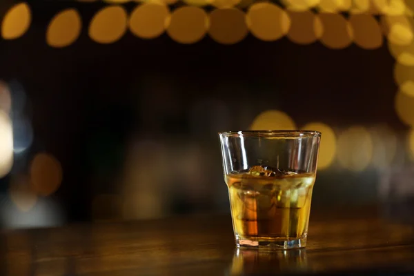 Bicchiere di vetro di whisky — Foto Stock