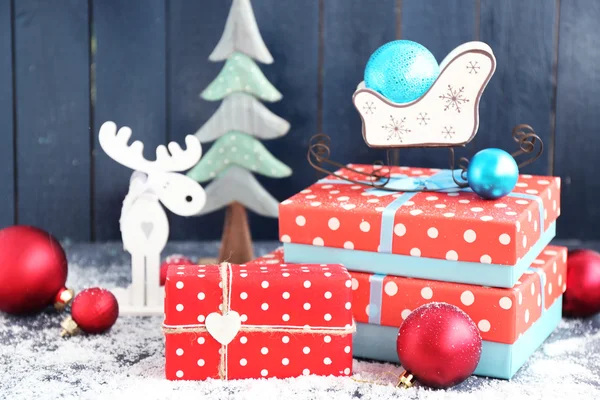 Farbe Weihnachtsgeschenke — Stockfoto
