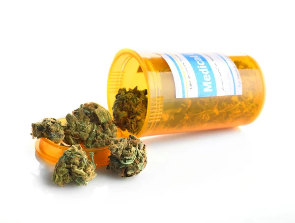 Botella de cannabis medicinal seco — Foto de Stock