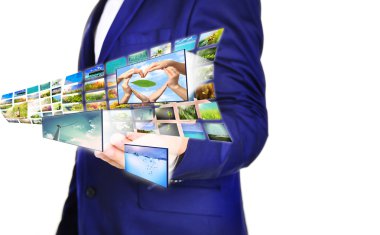 Görüntüler gerçek zamanlı uçak tutan işadamı