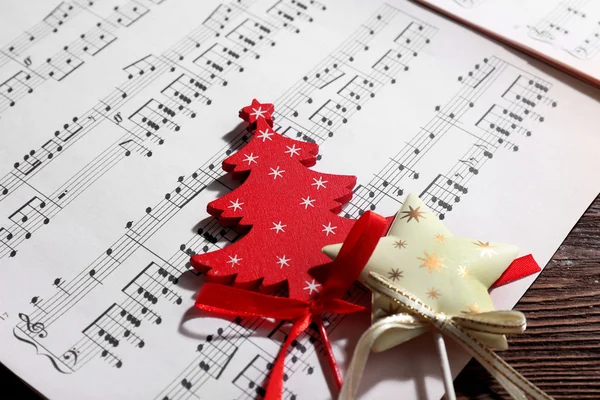 Music and Christmas decor closeup — Stock Photo, Image