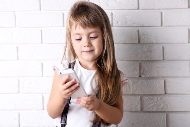 Güzel küçük kız.  