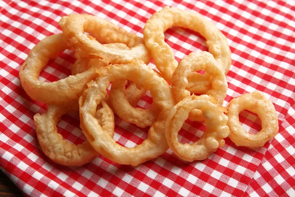 Chips Ringe auf Serviette — Stockfoto