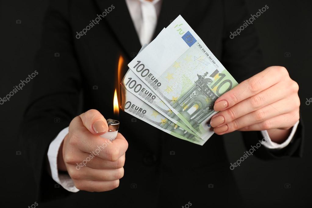 depositphotos_87638112-stock-photo-woman-burning-euro-banknotes.jpg