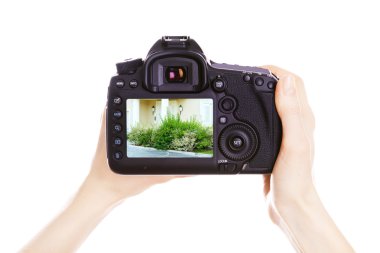 Fotoğrafçı ile iş yerinde fotoğraf makinesi 