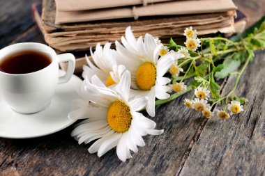 Masada bir fincan çay.