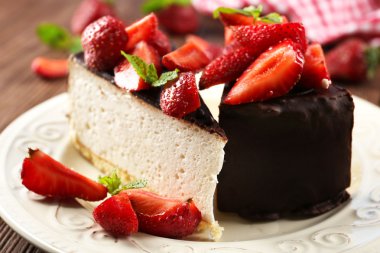 Sofrada böğürtlenli leziz cheesecake.