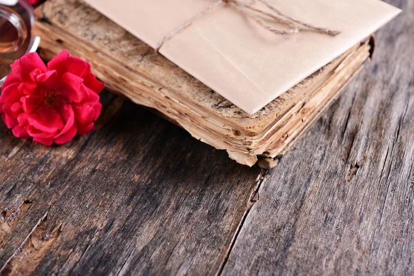 Old book with beautiful flowers — Stock Photo, Image