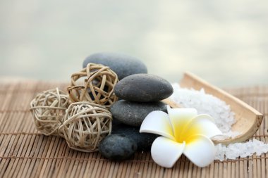 Gerdanlı arka plan üzerinde rahatlatıcı şeyler ayarla