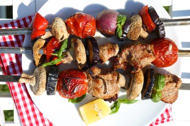 Barbekü tabak portre üzerinde