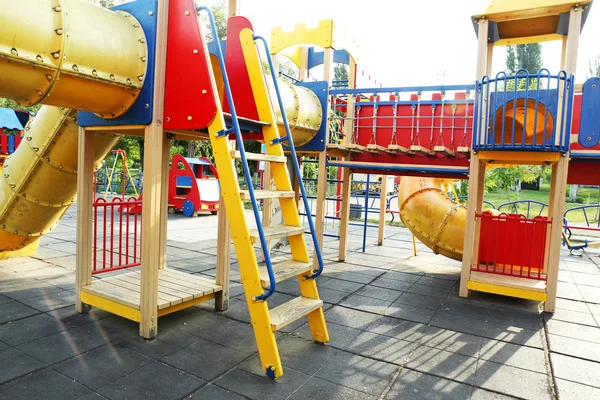Parque infantil colorido — Fotografia de Stock