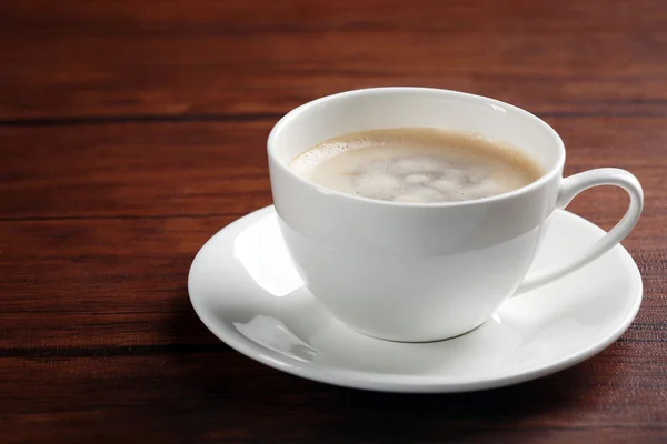 Kopje koffie op tabel close-up — Stockfoto