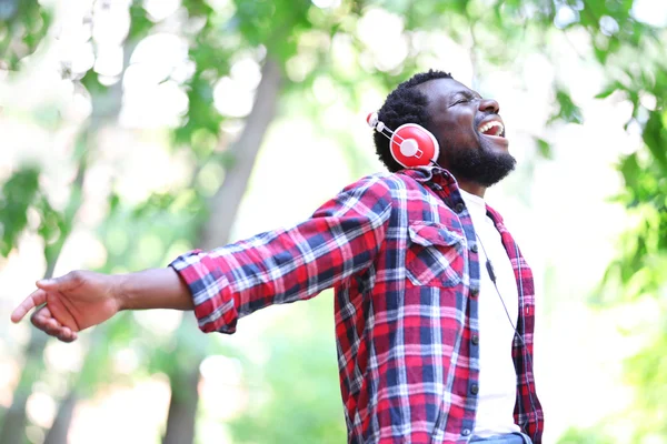 African American man with headphones — Stock Photo, Image