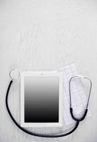 Tableta médica con pantalla vacía — Foto de Stock