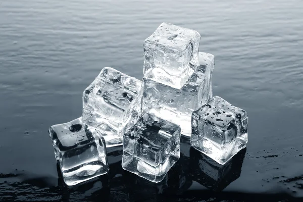 Świecące kostki lodu — Zdjęcie stockowe