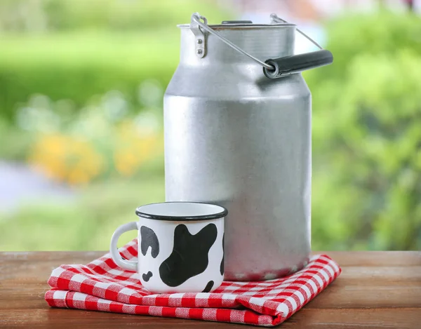 Retro lata de leite — Fotografia de Stock