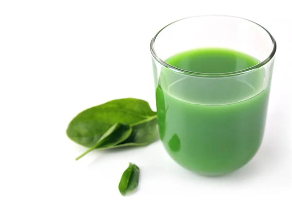 Spenat juice isolerade på vitt glas — Stockfoto