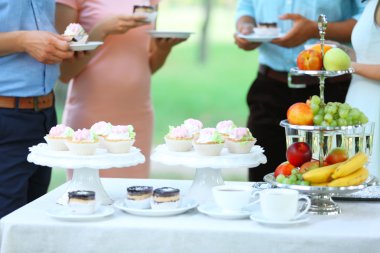 kahve ve öğle yemeği molası  