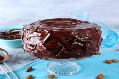 lezzetli kek çikolata sır altında