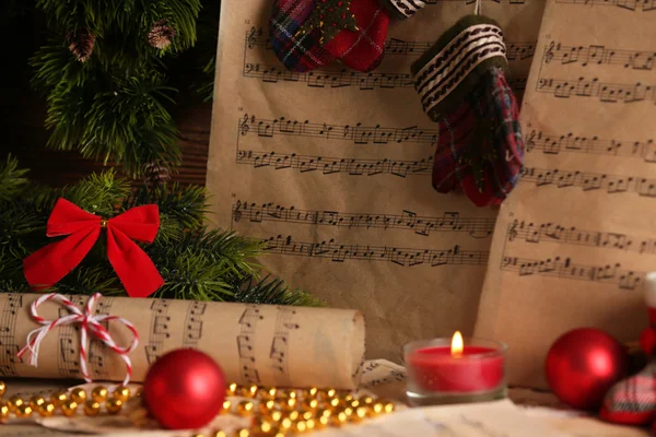 Hudebniny s Vánoční dekorace — Stock fotografie