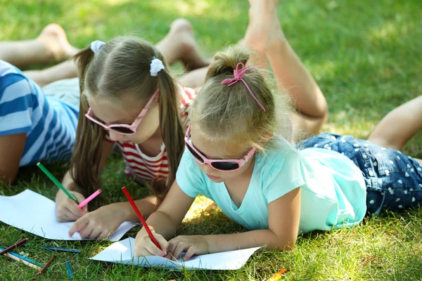 Glückliche aktive Kinder — Stockfoto